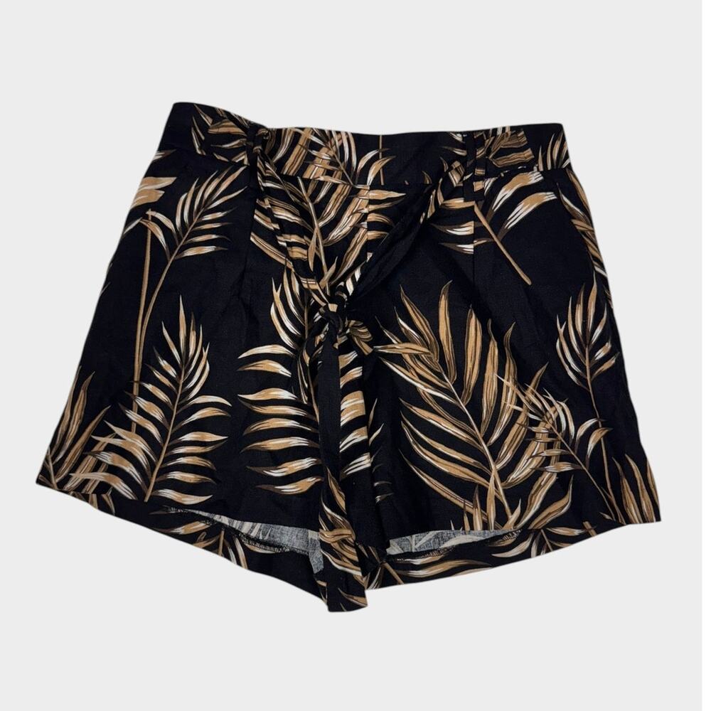 C&C California Size 8 Black and Tan Palm Leaves Paperbag Belted Shorts
